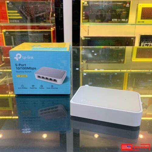 ảnh chụp mặt trước của Switch TP-Link TL-SF1005D cùng hộp sản phẩm