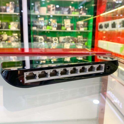 ảnh chụp cổng kết nối trên Switch TP-Link TL-SG1008D