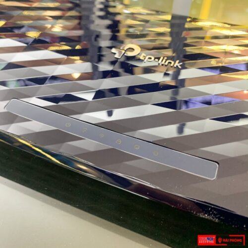 ảnh chụp logo tp link trên Bộ phát wifi TP-Link Archer C20 Wireless AC750