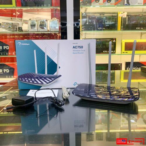 ảnh chụp Bộ phát wifi TP-Link Archer C20 Wireless AC750 cùng phụ kiện đi kèm