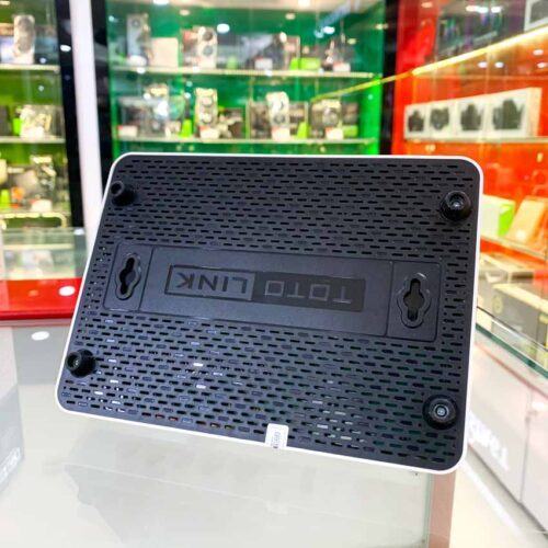 ảnh chụp mặt sau Router wifi Totolink A3002RU Dual Band Wireless AC1200Mbps