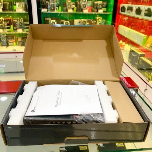 ảnh chụp Switch TP-Link TL-SF1024D  khi vừa mở hộp