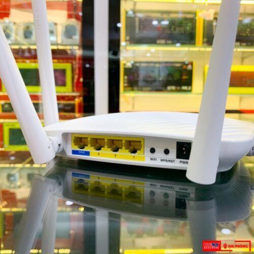 ảnh chụp cổng kết nối trên Bộ phát wifi Tenda F9 Wireless N600Mbps