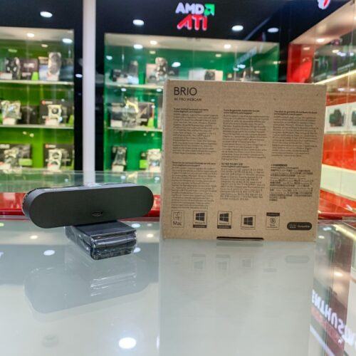 ảnh chụp đằng sau Webcam Logitech BRIO Ultra HD Pro cùng vỏ hộp