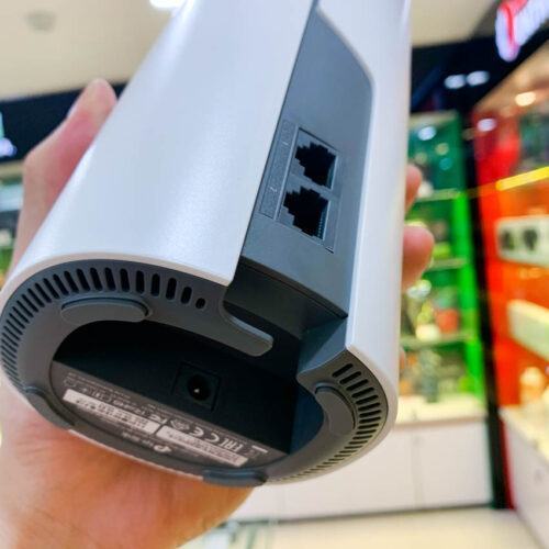 ảnh chụp cổng kết nối trên Bộ phát wifi mesh TP-Link Deco E4 (2-Pack) Wireless AC1200Mbps