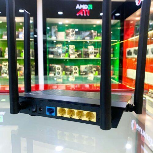 ảnh chụp cổng kết nối của Router wifi ASUS RT-AC750L