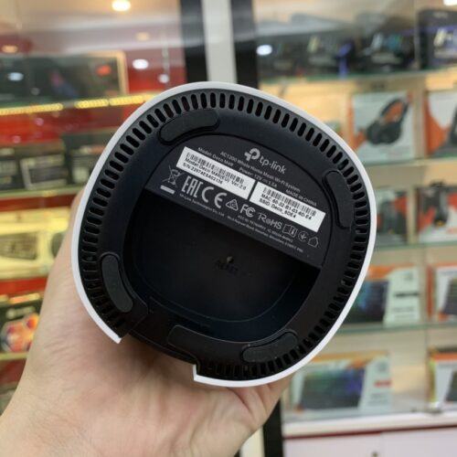 ảnh chụp mặt dưới của Bộ phát wifi mesh TP-Link Deco M4 (3 Pack)