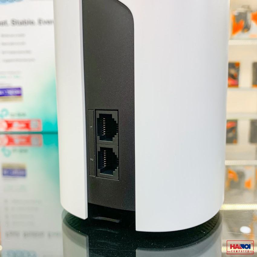 ảnh chụp cận cảnh cổng kết nối của Bộ phát wifi mesh TP-Link Deco M4