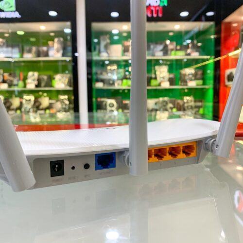 ảnh chụp cổng kết nối của Bộ phát wifi TP-Link TL-WR845N Wireless N300Mbps