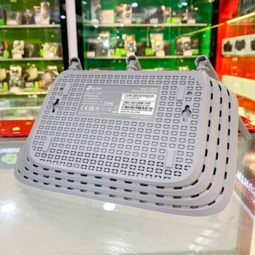 ảnh chụp mặt đáy Bộ phát wifi TP-Link TL-WR845N Wireless N300Mbps