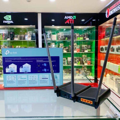 ảnh chụp mặt sau Bộ phát wifi TP-Link Archer C58HP AC1350Mbps cùng hộp sản phẩm