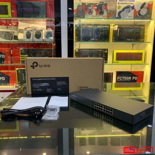 ảnh chụp Switch TP-Link TL-SG1016 cùng phụ kiện đi kèm