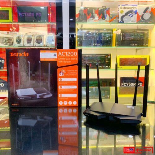 ảnh chụp Bộ phát wifi Tenda AC7 cùng hộp sản phẩm