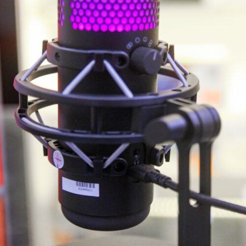 LMC ảnh chụp mount shock của Microphone Kingston HyperX QuadCast S RGB