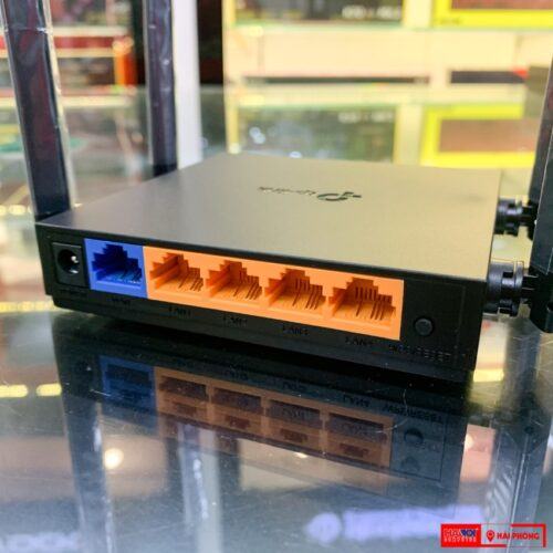 ảnh chụp cổng kết nối của Bộ phát wifi TP-Link Archer C54 tốc độ AC1200Mbps