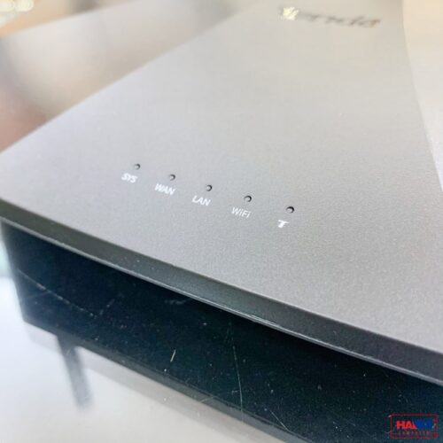 ảnh chụp khu vực đèn tín hiệu của Bộ phát wifi Tenda AC23 tốc độ AC2100Mbps