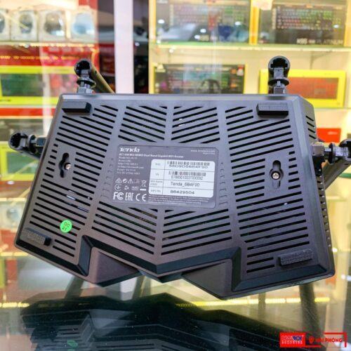 ảnh chụp mặt đáy Bộ phát wifi Tenda AC10 Tộc độ AC1200Mbps