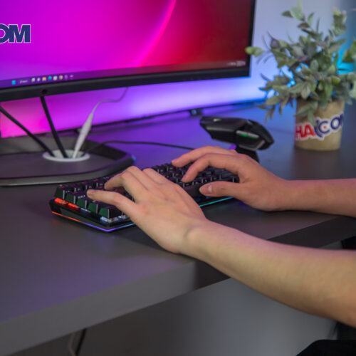 Bàn phím game không dây Corsair K70 Pro Mini đen Speed sw (CH-9189014-NA)