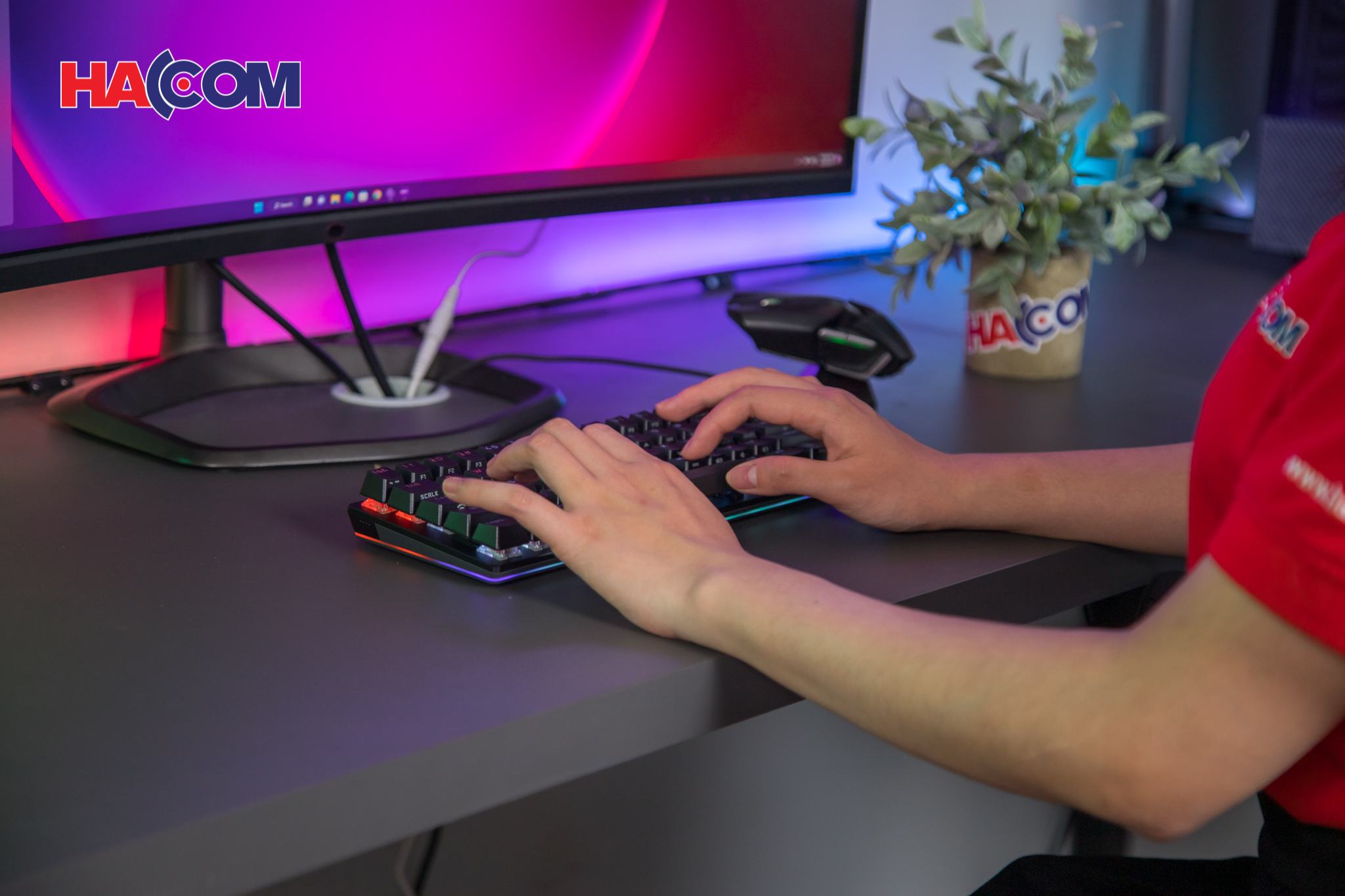 Bàn phím game không dây Corsair K70 Pro Mini đen Speed sw (CH-9189014-NA)