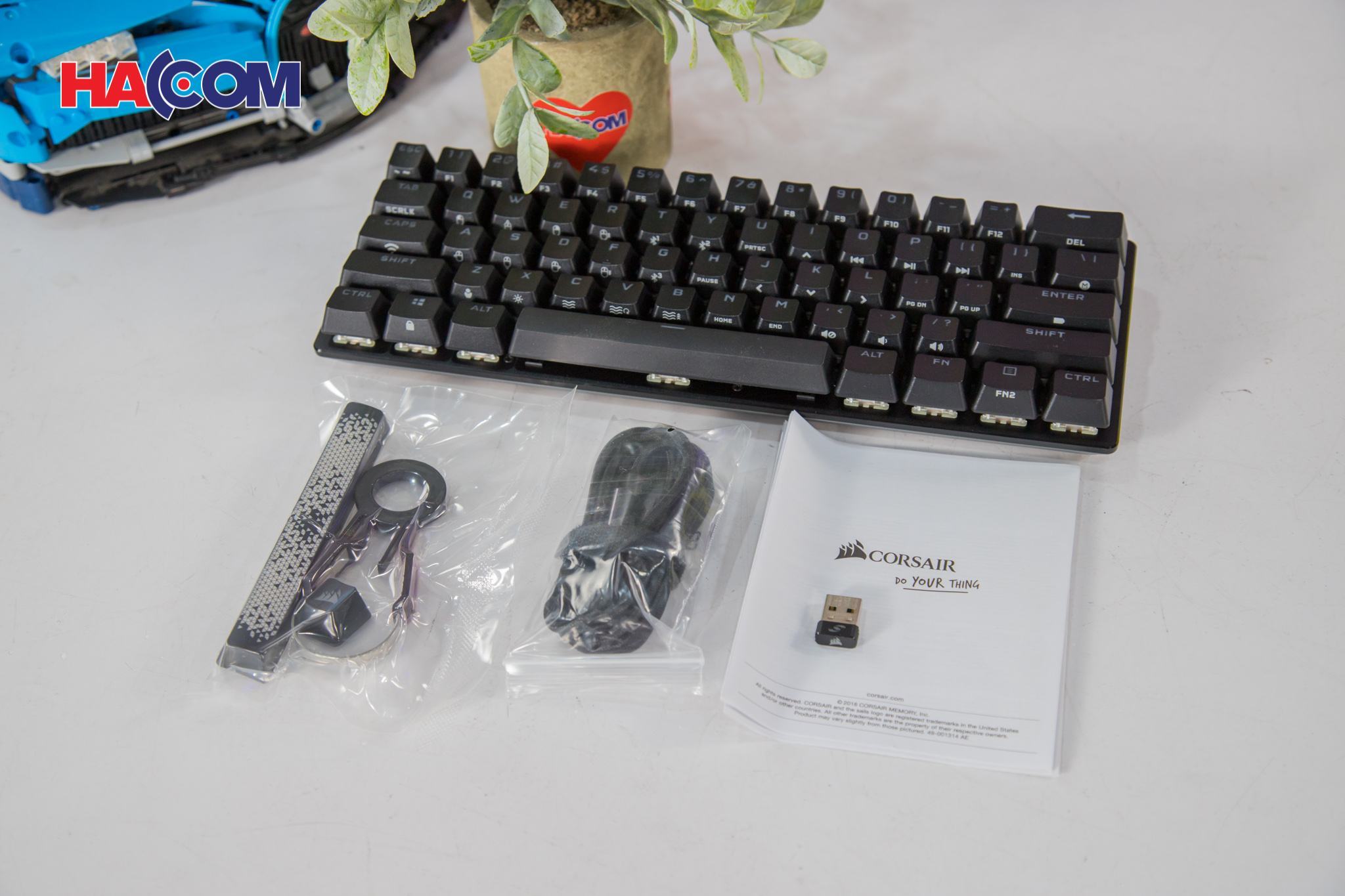 Bàn phím game không dây Corsair K70 Pro Mini đen Speed sw (CH-9189014-NA)