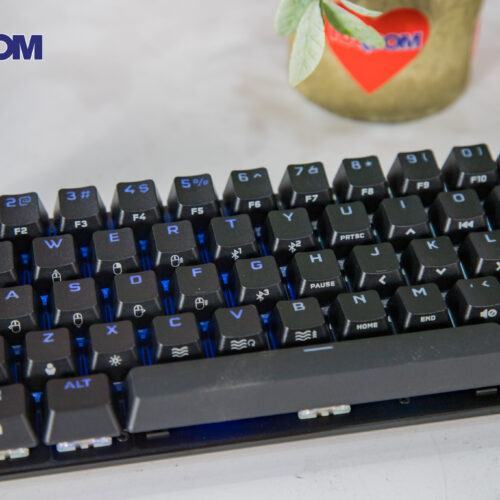 Bàn phím game không dây Corsair K70 Pro Mini đen Speed sw (CH-9189014-NA)