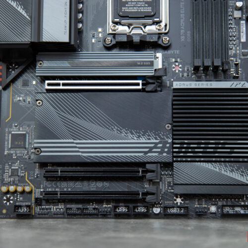 Mainboard Gigabyte X670 AORUS ELITE AX