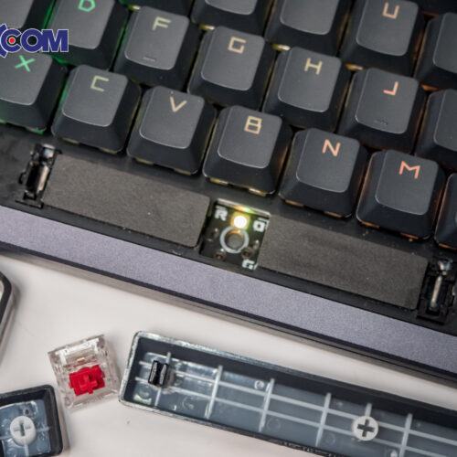 Bàn phím Gaming không dây ASUS ROG AZOTH NX Đen Red Switch (Wireless/Bluetooth/USB/OLED-SCR) 90MP0316-BKUA01