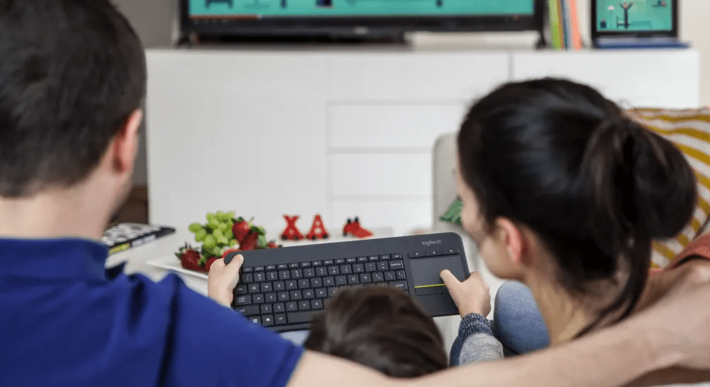 Bàn phím không dây Logitech K400 Plus đen (USB/PinAA) 1