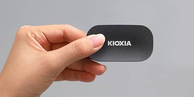 Ổ Cứng Di Động SSD 1TB KIOXIA EXCERIA PLUS PORTABLE USB 3.2 Gen 2 Đọc 1050MB/Ghi 1000MB (LXD10S001TG8)