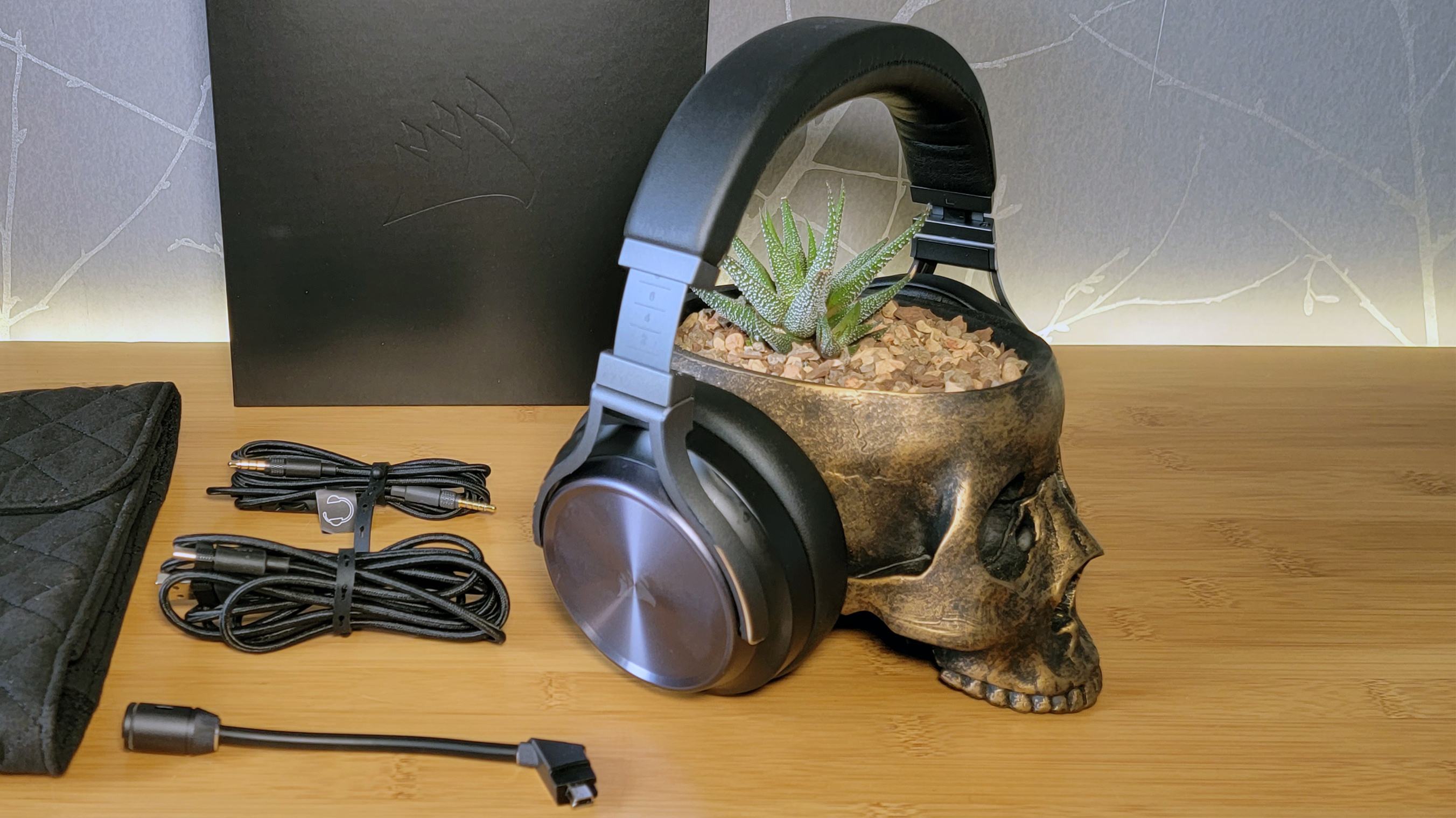 ket-noi-cua-tai-nghe-khong-day-corsair-virtuoso-xt-ca-9011188-ap Tai nghe không dây Corsair Virtuoso XT CA-9011188-AP có thể kết nối theo nhiều cách khác nhau