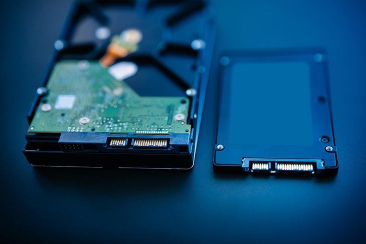 SSD và HDD là gì? Cách phân biệt ổ cứng SSD và HDD o cung SSD HDD la gi1