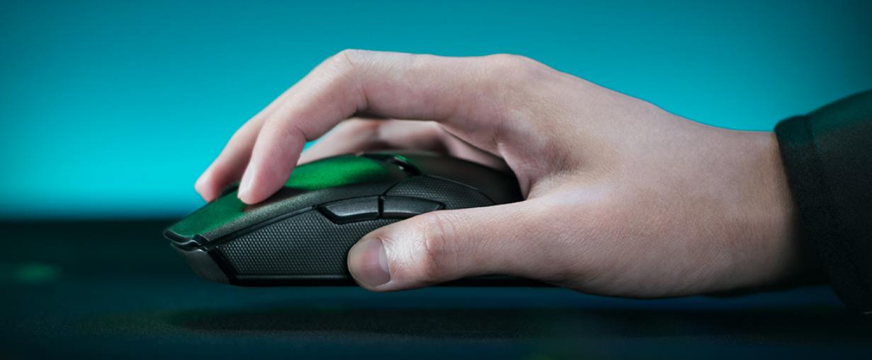 trong-luong-cua-chuot-razer-viper-ultimate-wireless-rgb-chroma-black-rz01-03050100-r3a1 Chuột Razer Viper Ultimate Wireless Gaming Mouse (RZ01-03050100-R3A1) có trọng lượng siêu nhẹ